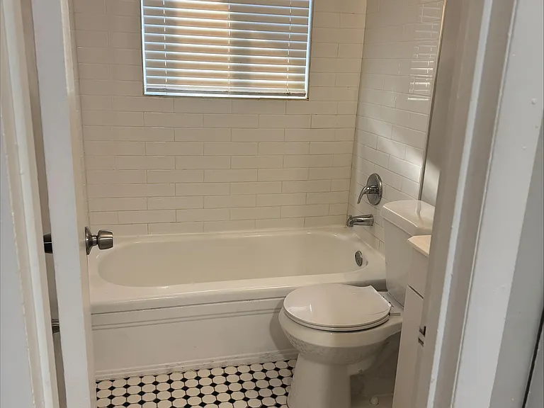 Greenline Apartments — Photo 10