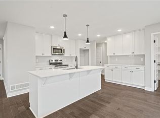 3823 SW Walsh Dr, Lees Summit, MO 64082