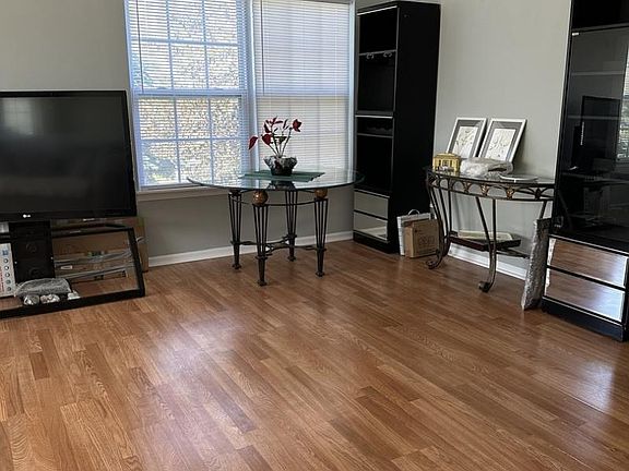 4th image of 2606 Canyon Dr