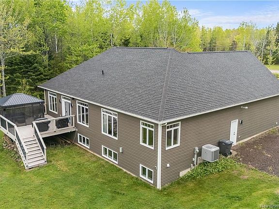 2nd image of 93 La Fontaine Dr