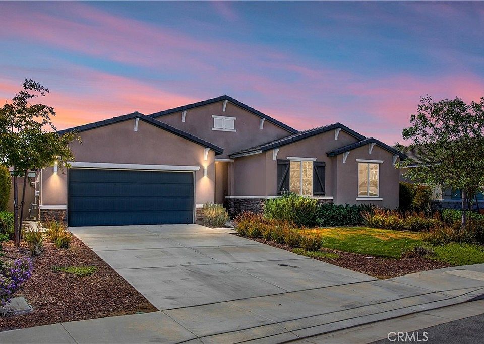 1st image of 1156 Poinsettia Cir