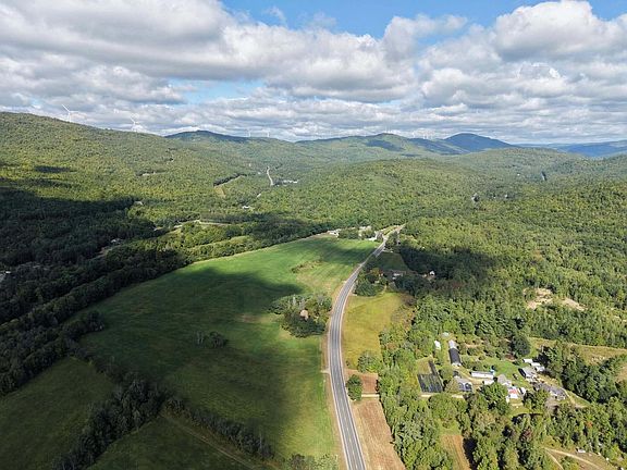 3rd image of 973 Roxbury Road