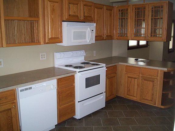 Kitchen w/New Appliances