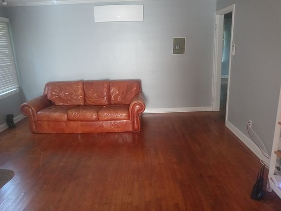 3rd image of 1352 Woodland Hills Dr