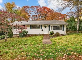 540 Lydia Ave, Woonsocket, RI 02895