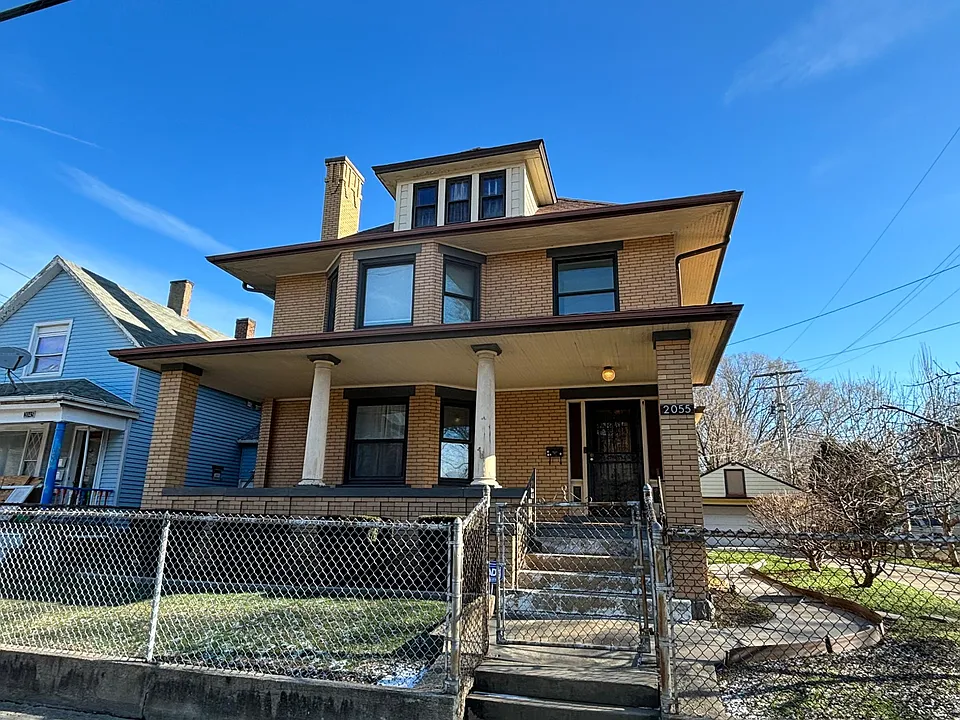 2055 W 41st St