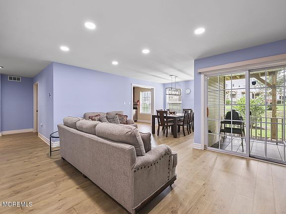 5th image of 2202 Timber Ridge Court #2202