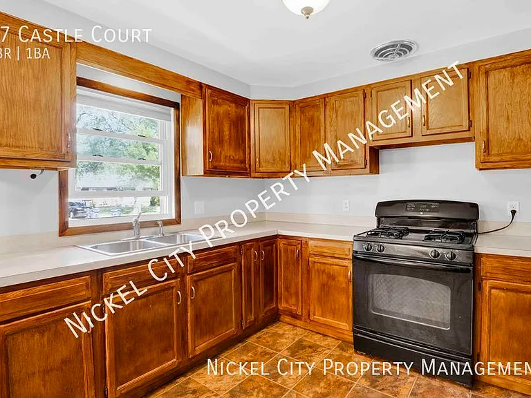 47 Castle Ct — Photo 20