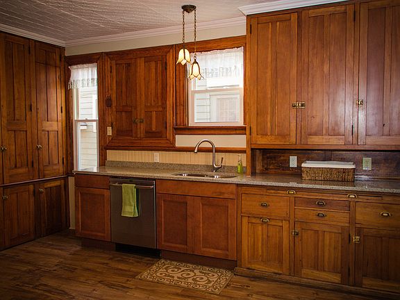 3rd image of 14 Burwell St