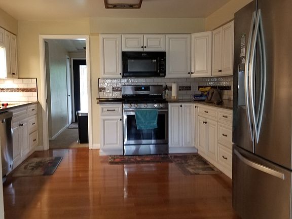 3rd image of 8909 N Country Homes Blvd