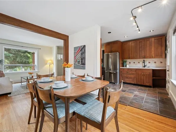 6 Pearl St, Guelph, ON N1E 2E3