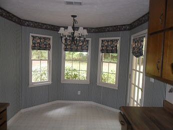 4th image of 315 Bentley Way