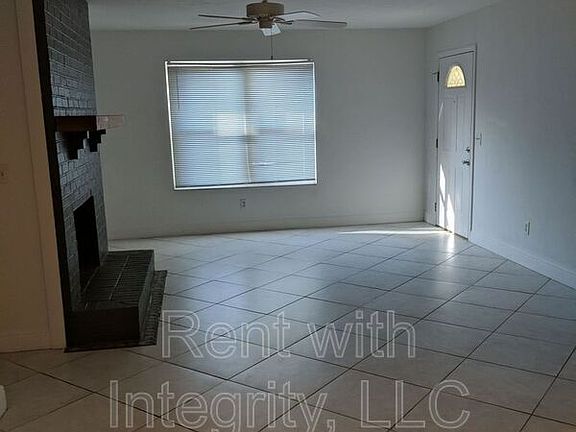 3rd image of 156C Locke St