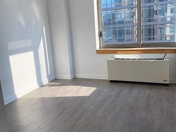 4th image of 40 W 31st St #34C