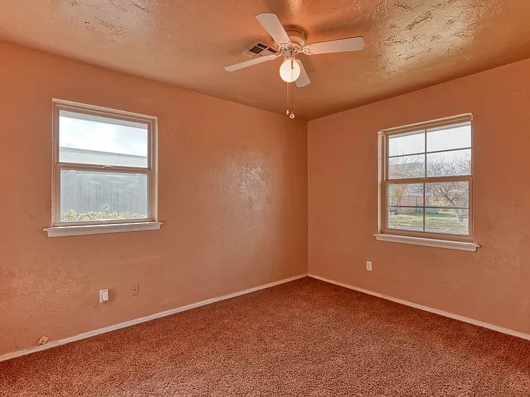 204 Vickie Dr — Photo 22