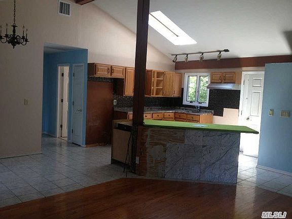 4th image of 12 Alder Dr