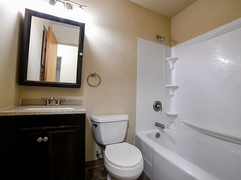 Glacier Apartments — Photo 11