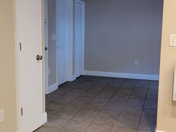 5th image of 32 Ormond Ave #1