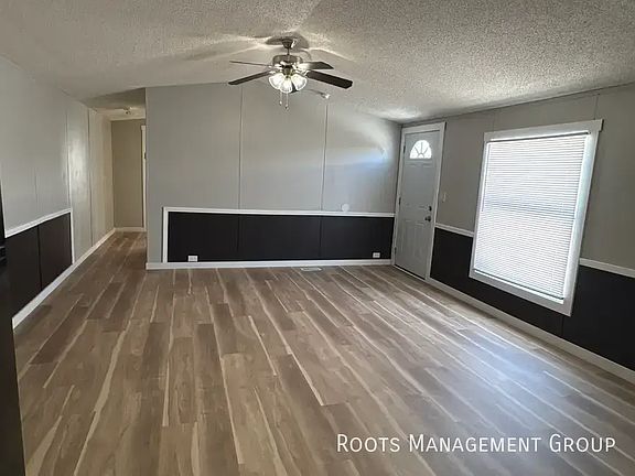 3rd image of 1909 S Anna St Lot 24