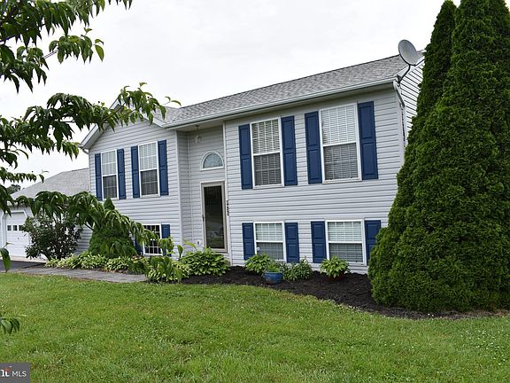 3rd image of 8935 Kline Dr