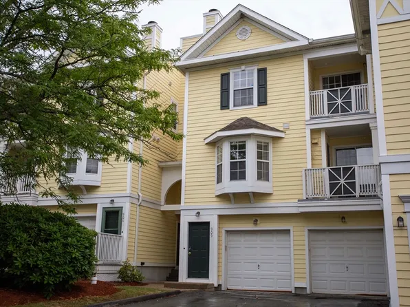 909 Gazebo Cir, Reading, MA 01867