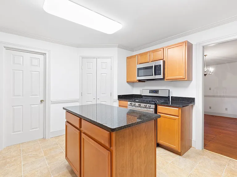 1307 Caroline St — Photo 12