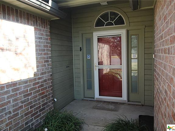 4th image of 3112 Red Oak Dr