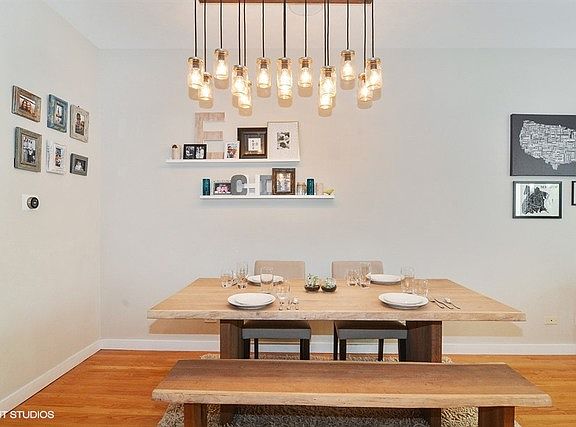 5th image of 935 N Wolcott Ave APT 201