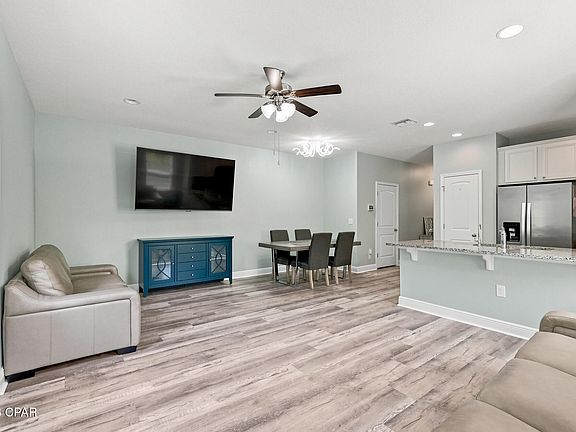 3rd image of 7650 Shadow Lake Dr