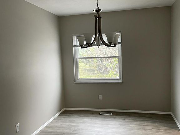 3rd image of 130 Brower Dr