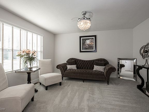 4th image of 1679 Leslie Dr