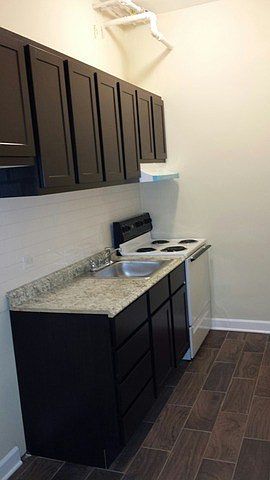 2nd image of 4585 N Elston Ave #G