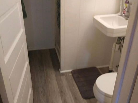 4th image of 25 N Congress St #B