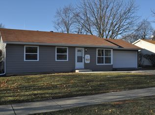 770 Laurel Dr, Aurora, IL 60506