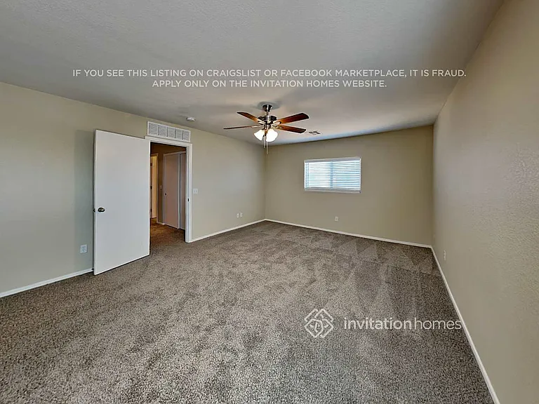 982 E Dee St — Photo 8