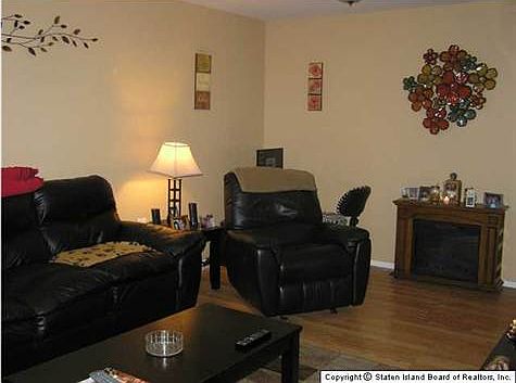 2nd image of 19 Franklin Ln APT C