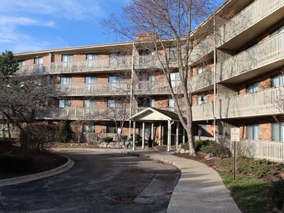 1700 Wedgewood Dr APT 403, Gurnee, IL, 60031
