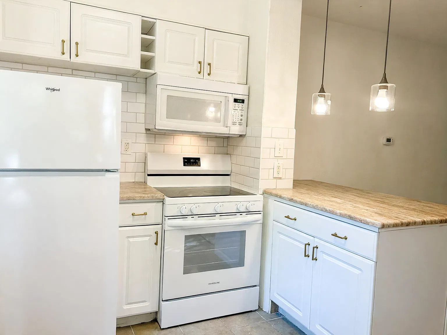 1 bed, 880 sqft, $1,550 — Photo 3