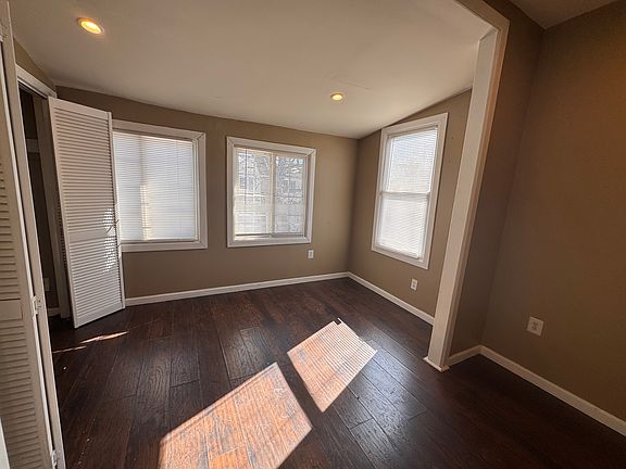 5th image of 115 Mead St Floor 1