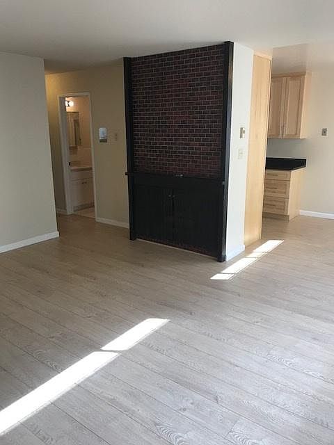 1st image of 1601 Lincoln Way APT 203