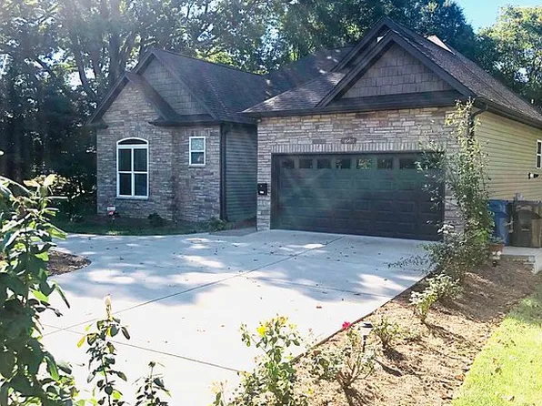 127 16th Ave NW, Hickory, NC 28601