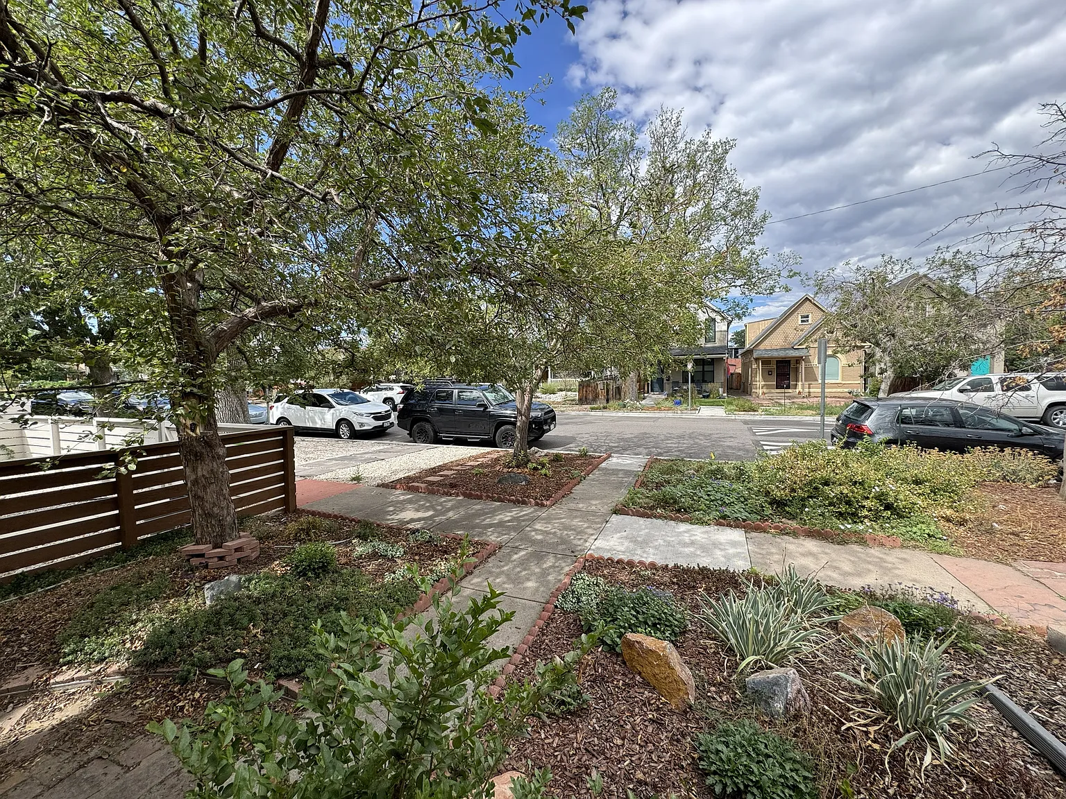 3 bed, 1394 sqft, $3,800 — Photo 3