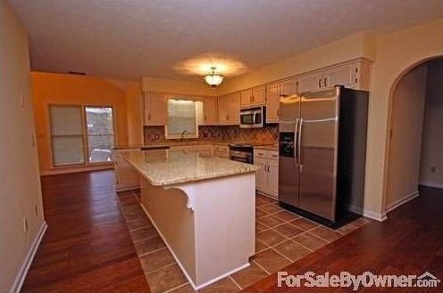Newly renovated kitchen - Custom Island, granite countertops
