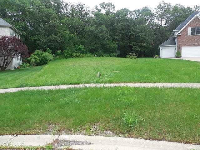 1st image of 9021 Darien Woods Ct