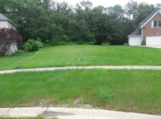 9021 Darien Woods Ct, Darien, IL 60561