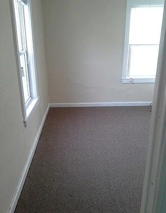 3rd image of 130 Central St APT 4