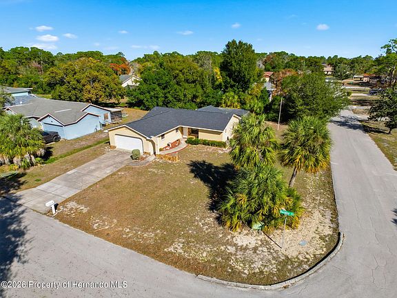 4th image of 7410 Dundee Ct
