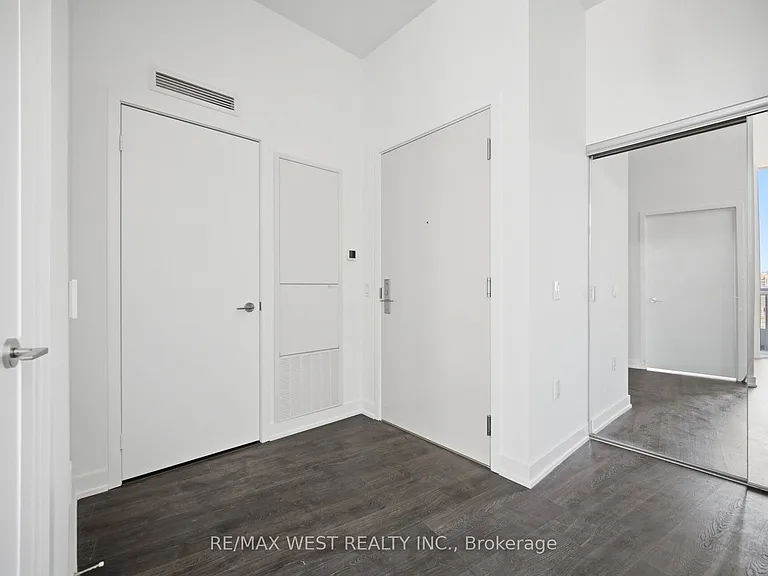 15 Richardson St #2101 — Photo 11