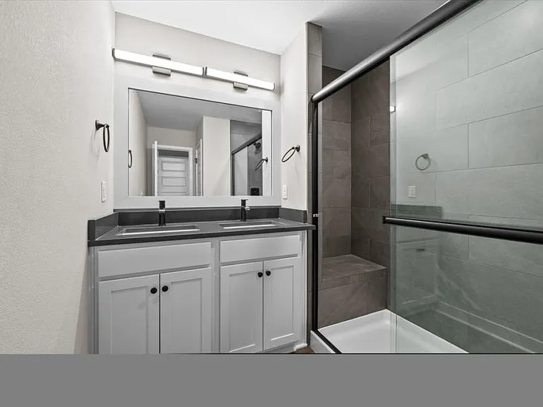 4614 Forest Ave — Photo 14