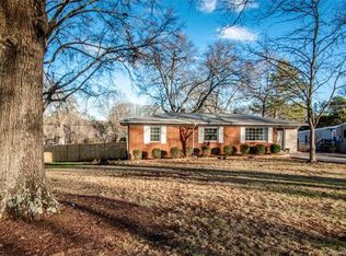 406 Fieldstone Rd, Mooresville, NC 28115